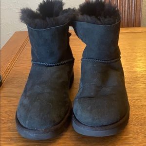 UGG Mini Bailey Size 8 Black